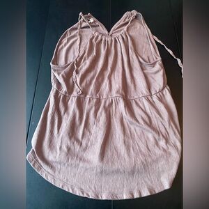 Woman’s sleeveless